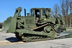 【新闻资讯】美波联合开展D7推土机装载运输训练以强化装备转运保障