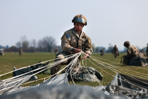 【军情动态】美陆军将重新编制2万个伞兵岗位