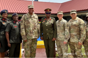 【新闻资讯】美陆军兰茨图尔地区医疗中心领导视察加纳阿克拉医疗战备演习-25