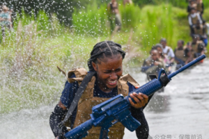 【新闻资讯】美国杰克逊维尔海军医院连续第11年举办高中生医学实习项目